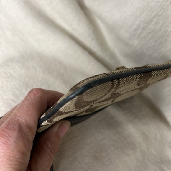 Coach Legacy Signature Brown Canvas & Leather Turnlock Wristlet Striped Interior - Picture 10 of 14